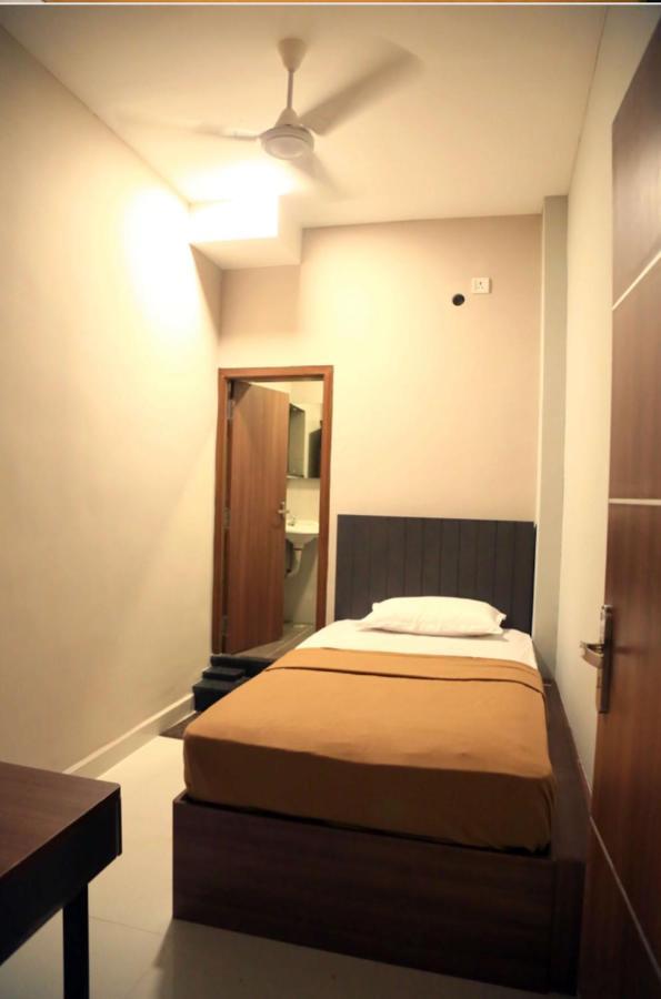 M Square Hotell Vellore Eksteriør bilde
