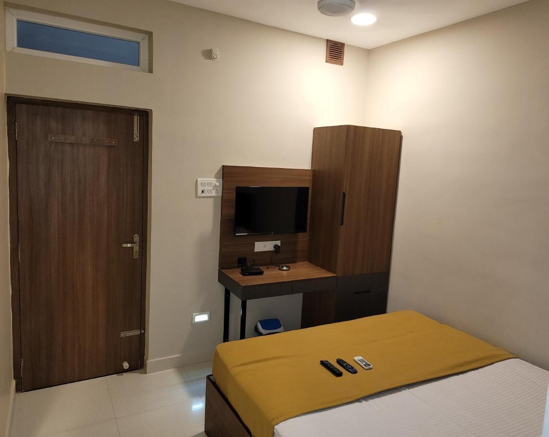 M Square Hotell Vellore Eksteriør bilde