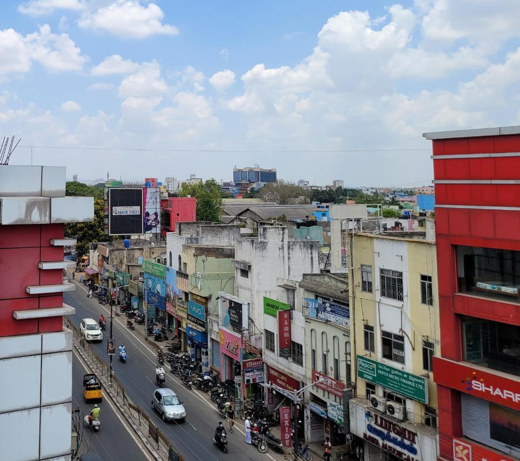 M Square Hotell Vellore Eksteriør bilde