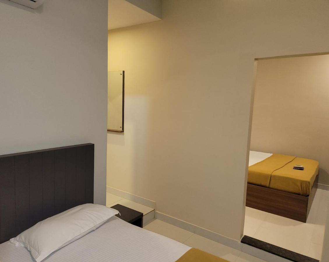M Square Hotell Vellore Eksteriør bilde