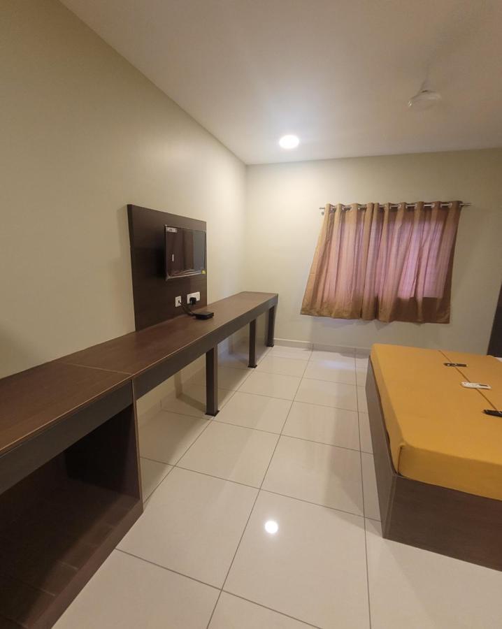 M Square Hotell Vellore Eksteriør bilde